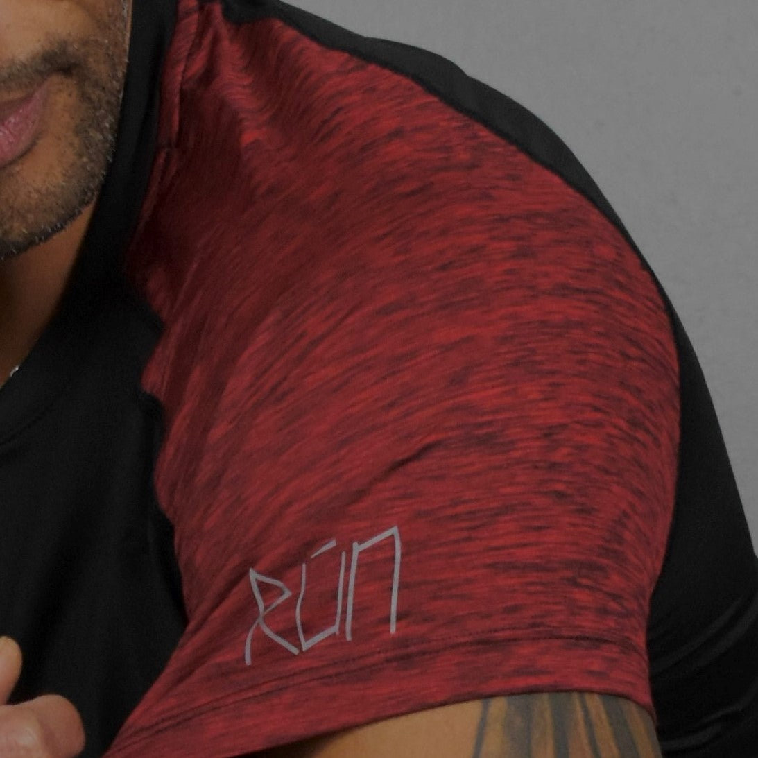 Strength Muscle Fit T-Shirt Black / Red - Classic Logo